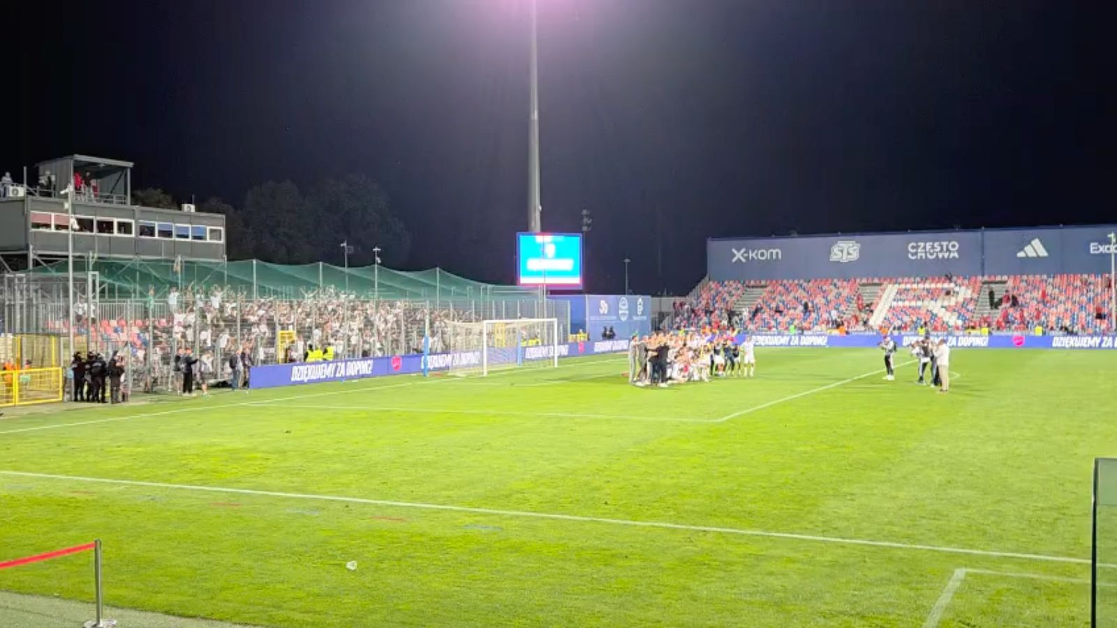VIDEO: Pogledajte kako je Torcida ispratila 'bijele' poslije prolaska u Konferencijsku ligu