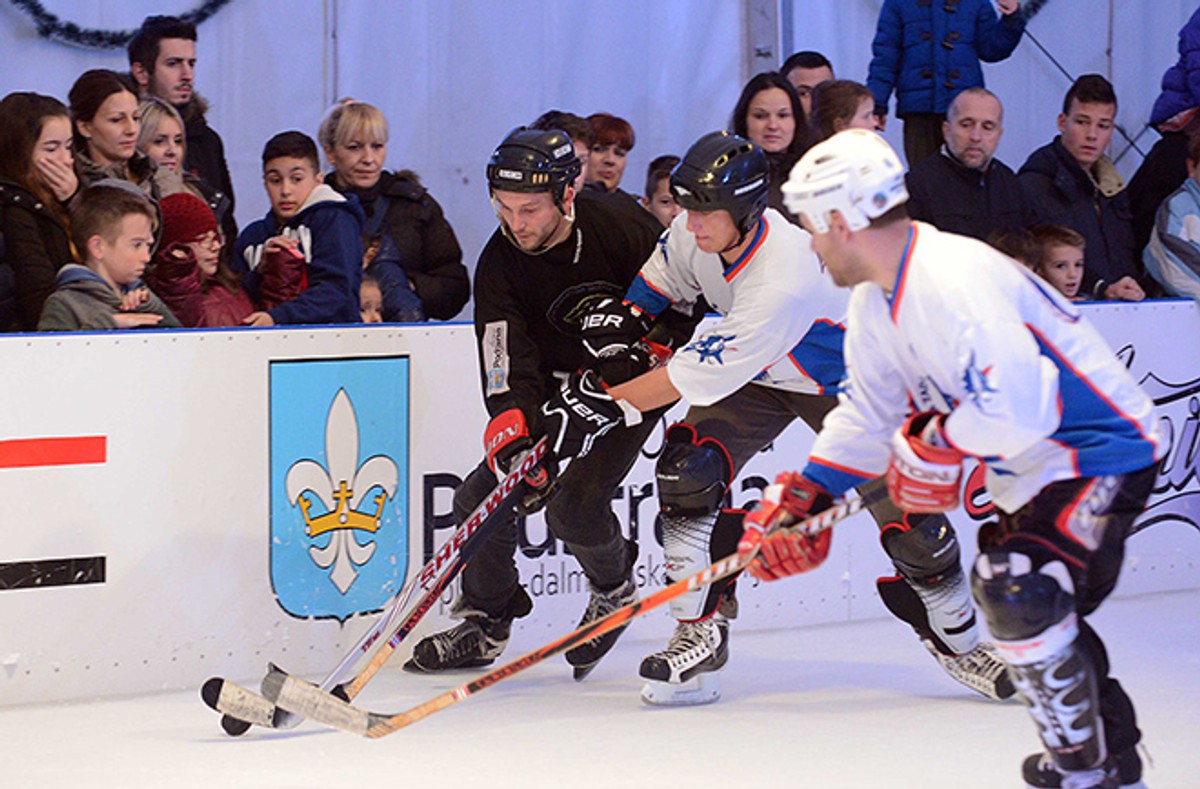 U nedjelju počinje Božićna bajka u Podstrani, otvara se klizalište s pogledom na more!