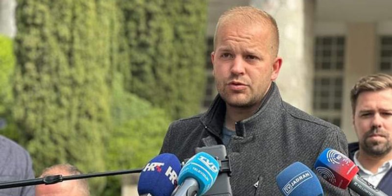 MARTIN PAUK: Fabula o srčanom kolibriću i bezidejnom Puljku