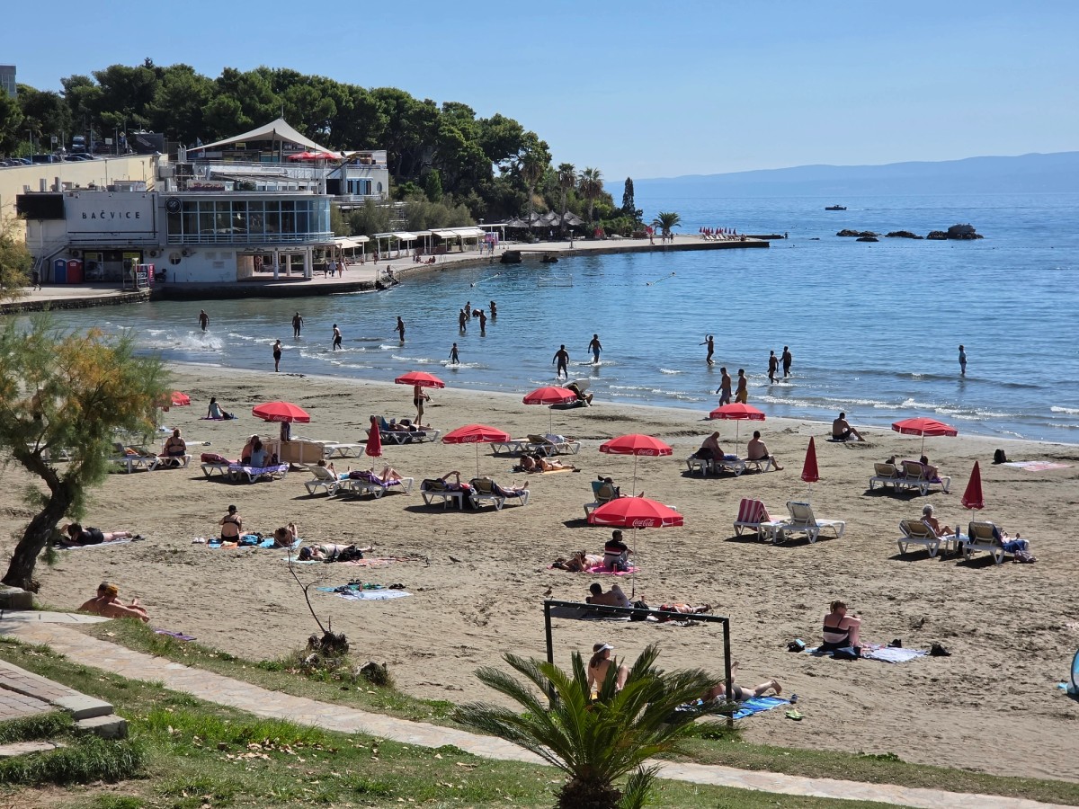 FOTO Rujan na izmaku, a Bačvice još uvijek ljetuju