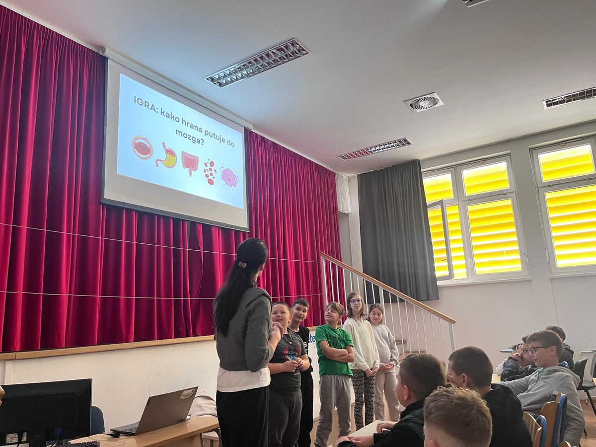 Četvrtaši iz OŠ Strožanac slušali predavanja u sklopu Tjedna mozga