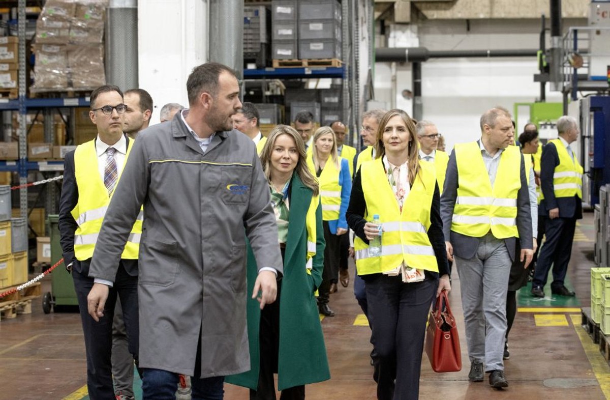 Guverneri regije posjetili tvornicu AD Plastika u Solinu 