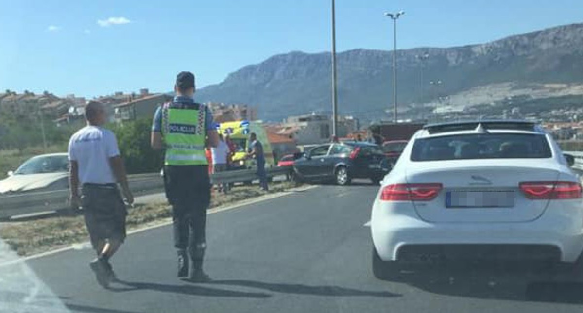 GUŽVA NA SPLITSKIM CESTAMA Prometna nesreća, semafor izvan funkcije...