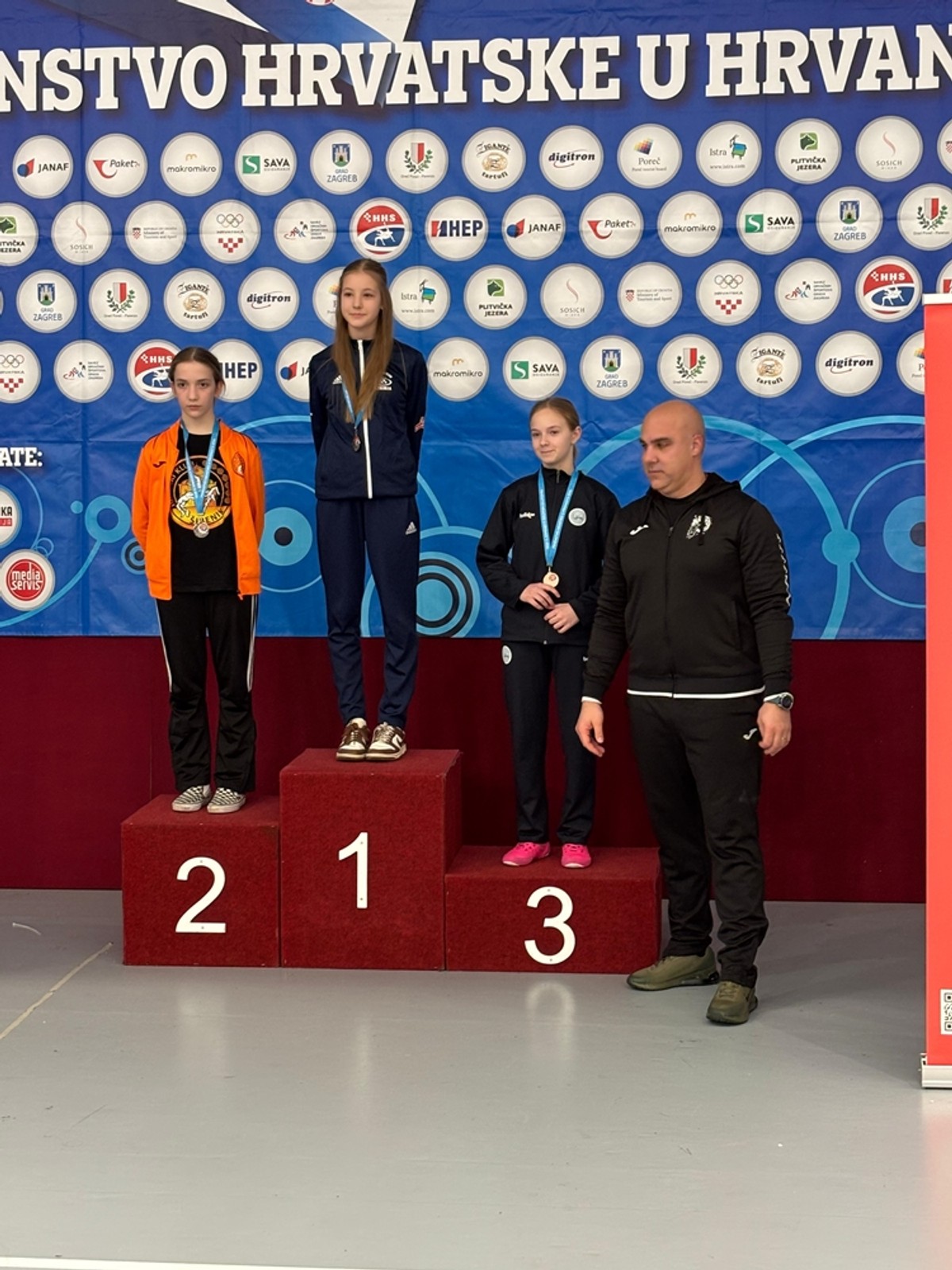 Povijesni uspjeh šibenskih hrvačica na Prvenstvu Hrvatske u Koprivnici