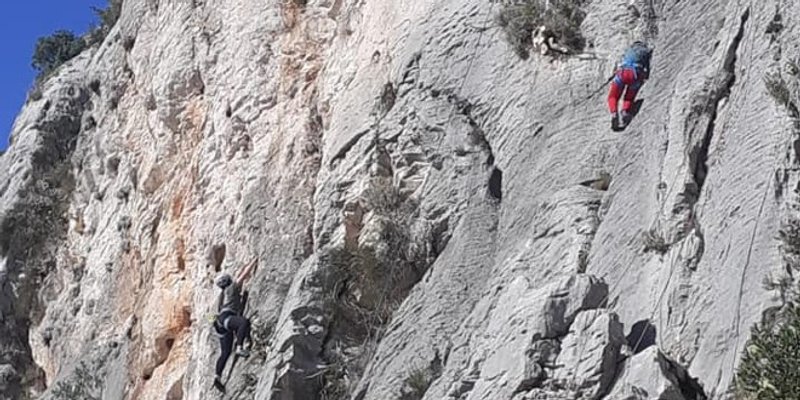 PENJI ZA KIARU Humanitarna akcija na Šantinim stinama na Marjanu