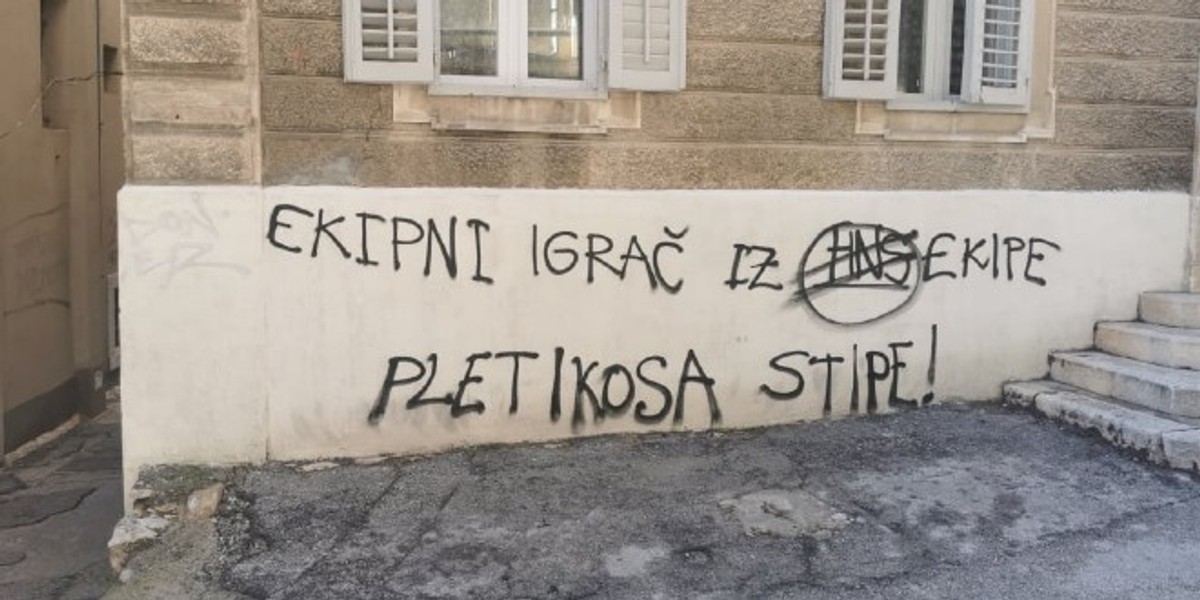 Po Splitu osvanuli uvredljivi grafiti na račun Stipe Pletikose