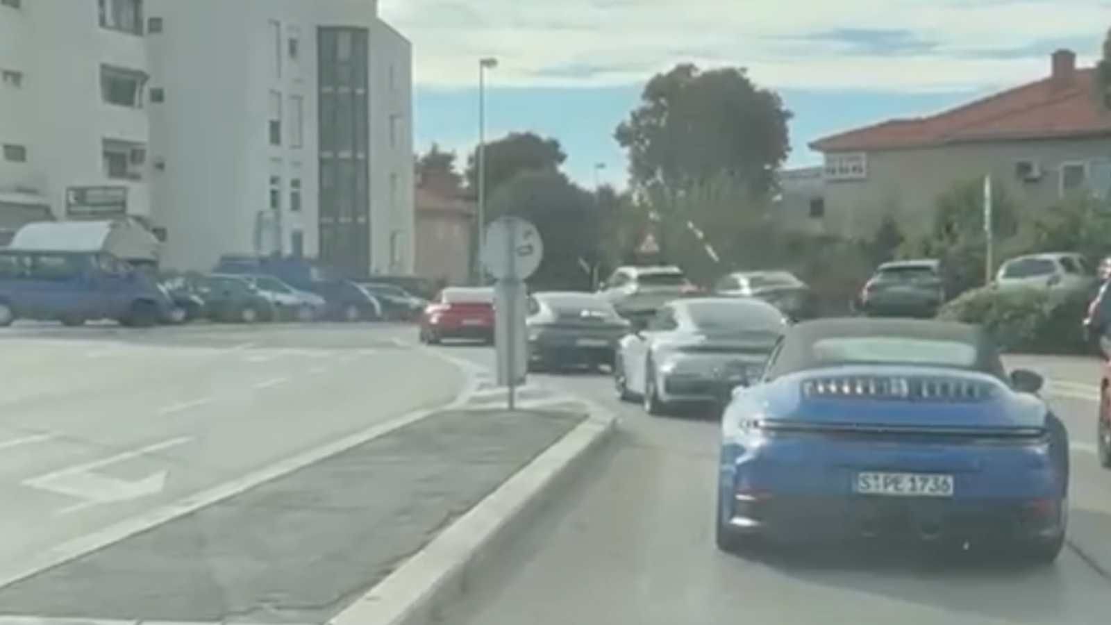 VIDEO Nesvakidašnji prizor na splitskim cestama: Kolona luksuznih Porschea privukla pozornost