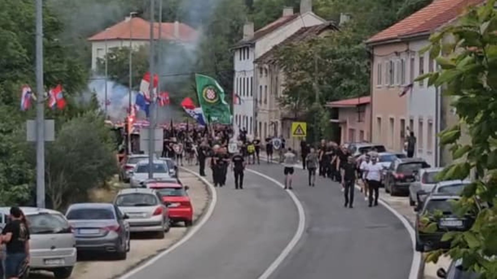 VIDEO Počeo mimohod u Kninu: Tisuće odaju počast Oluji i hrvatskim braniteljima