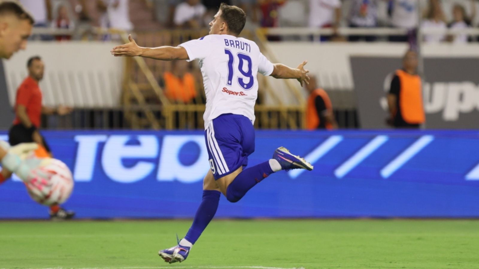 UŽIVO: Hajduk vodi 1:0 golom Etnika Brrutija!