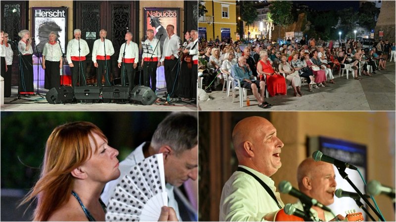 FOTO Spli'ski litnji koluri: Večeras se uživalo s klapama