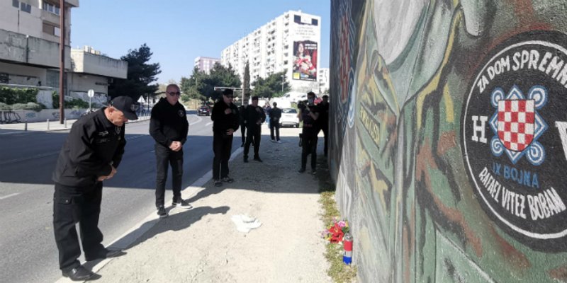 KORONA IH NIJE SPRIJEČILA: HOS-ovci se postrojili na Splitu 3