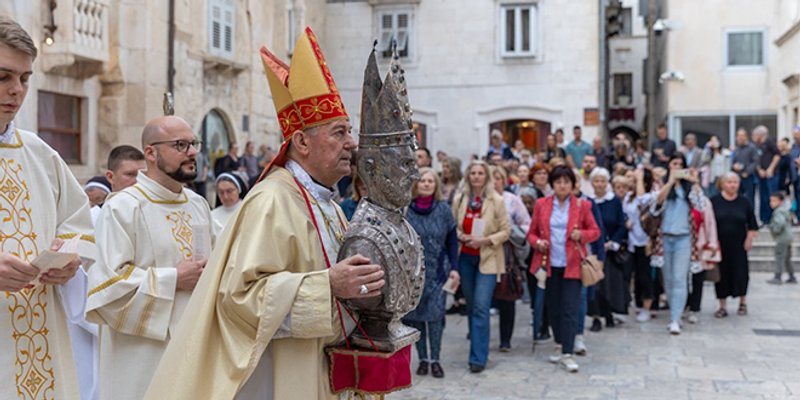 FOTOGALERIJA Započela devetnica sv. Dujmu u splitskoj prvostolnici
