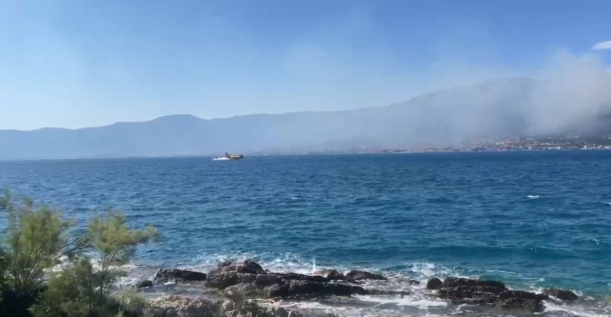 FOTO/VIDEO Vatrogasci će ostati cijelu noć na Kozjaku, otvorenog plamena više nema
