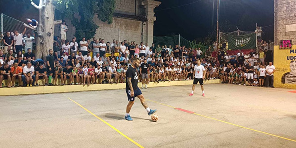 VIDEO Momčad Marka Livaje visoko poražena na turniru u Kaštelima!