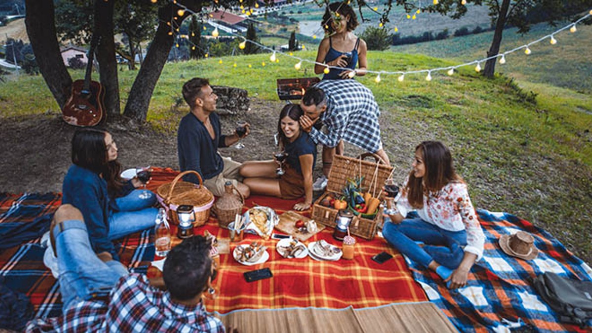 Piknik na travi - sve što ti treba za druženje na otvorenom