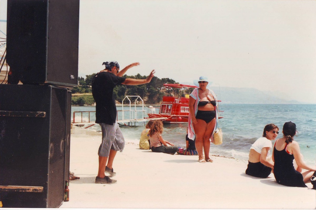 KRAJ OMEGA RITMA 20 sličica za 20 godina: U Dioklecijanovim podrumima su kamenja padala po DJ-u, Slovenac je u Bolu morao glumiti svjetsku zvijezdu druge boje kože...