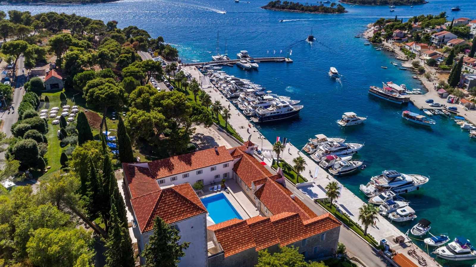 Sunset subotom u Martinis Marchiju: Iskustvo koje počinje morem, a završava uspomenama