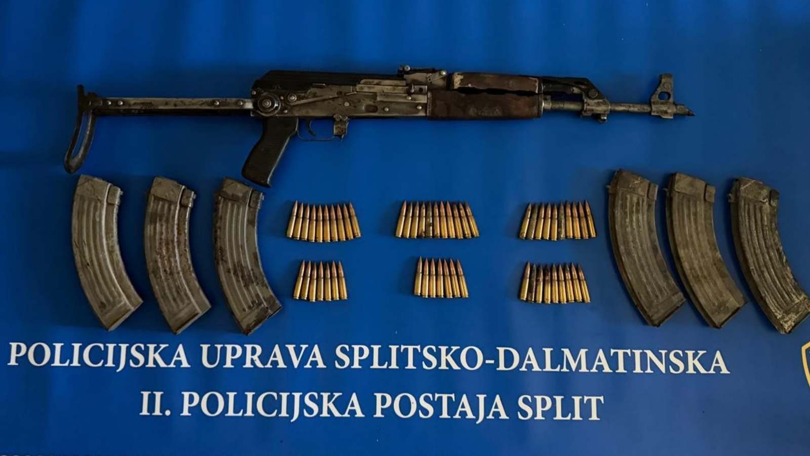 Kalašnjikov, bomba i streljivo: Dvojica muškaraca uhićena zbog nasilja u obitelji i nedopuštenog oružja