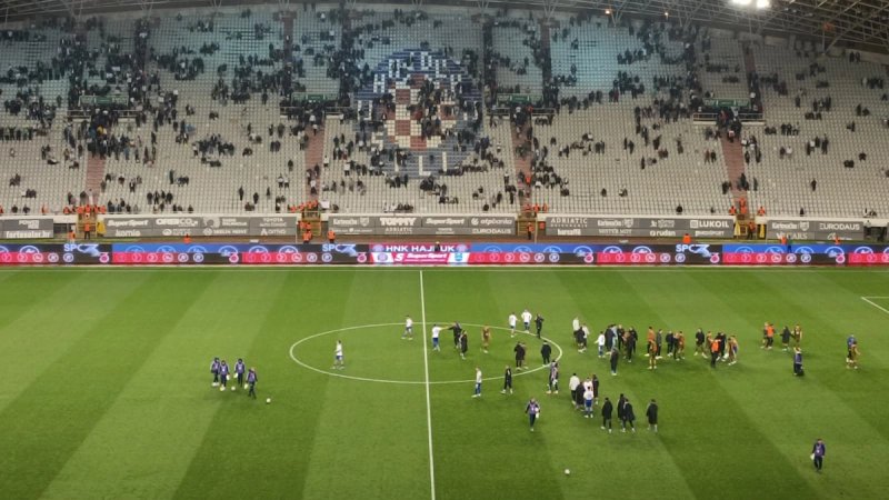 Blijedo izdanje Hajduka, evo s kojom su ga pjesmom ispratili navijači nakon novog razočaranja