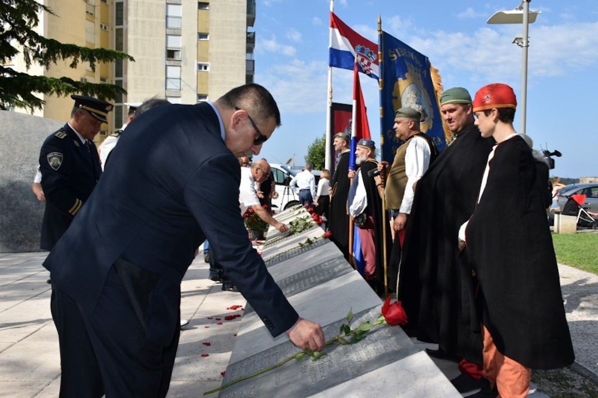 Odana počast braniteljima u Šibeniku
