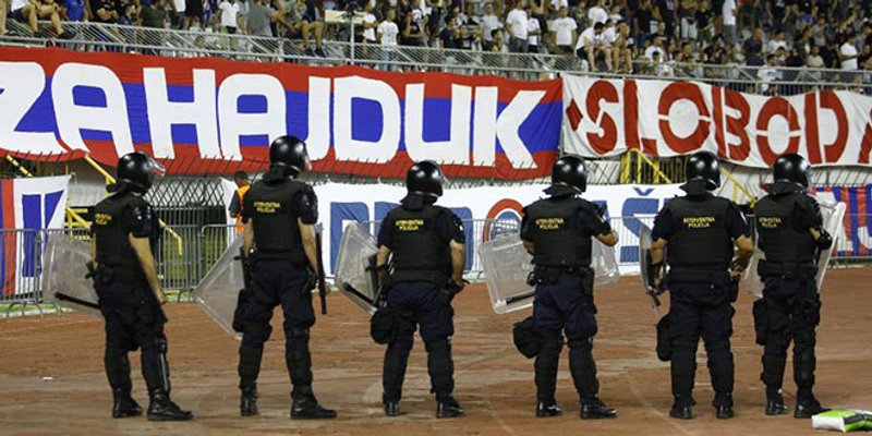 VRIJEĐAO POLICAJCE NA POLJUDU Zbog majice s natpisom '1312' i promila alkohola mora platiti 2.260 kuna 