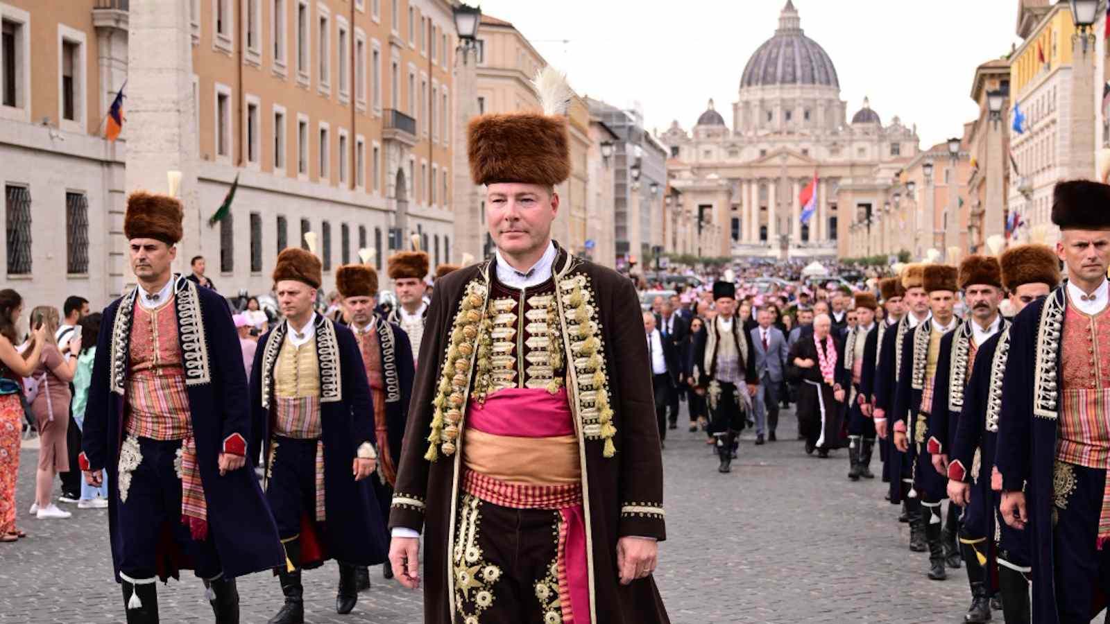 FOTO Sinjski alkari i predstavnici Svetišta Gospe Sinjske na hodočašću u Asizu i Rimu te na audijenciji kod pape Lava XIV.