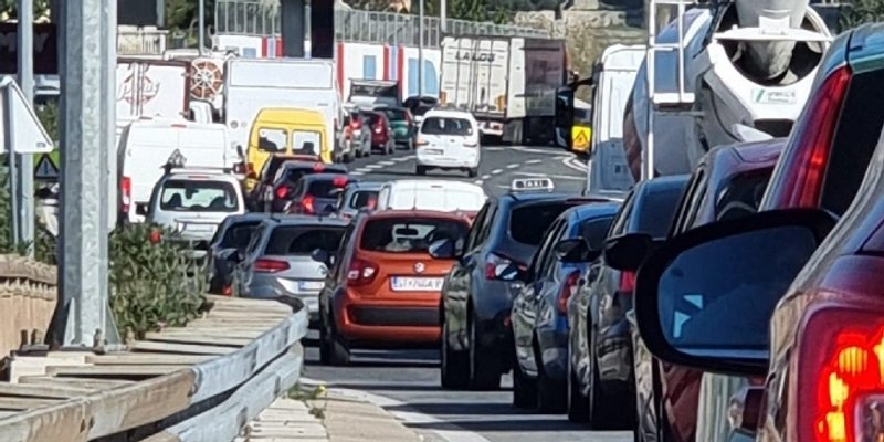 VIDEO Black Friday ludilo zahvatilo Split, gužve prema trgovačkim centrima