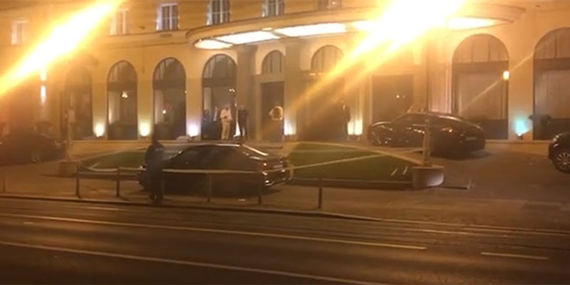 Napadači pretukli Hrvoja Petrača dok je izlazio iz automobila, navodno ima potres mozga i slomljene su mu obje noge