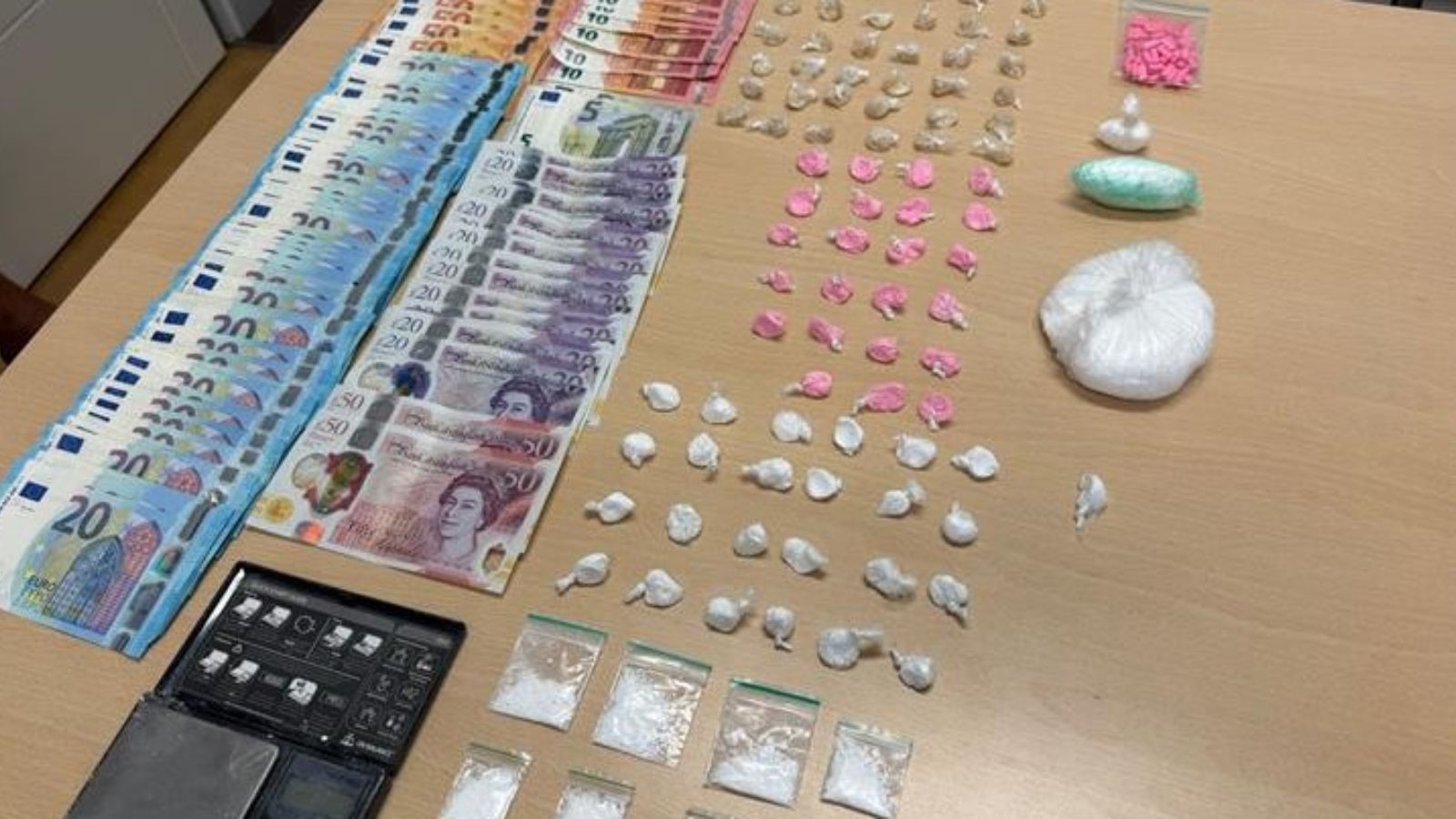 Britanac pao u Šibeniku: U automobilu mu pronašli kokain, MDMA, ketamin i 2C-B