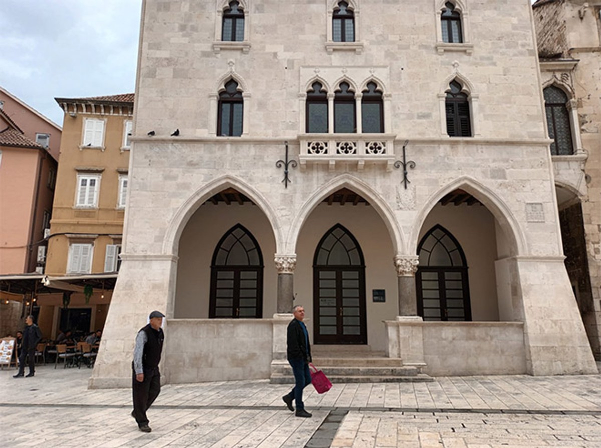 DI JE ZAPELO? Skandal oko obnove Stare gradske vijećnice na Pjaci