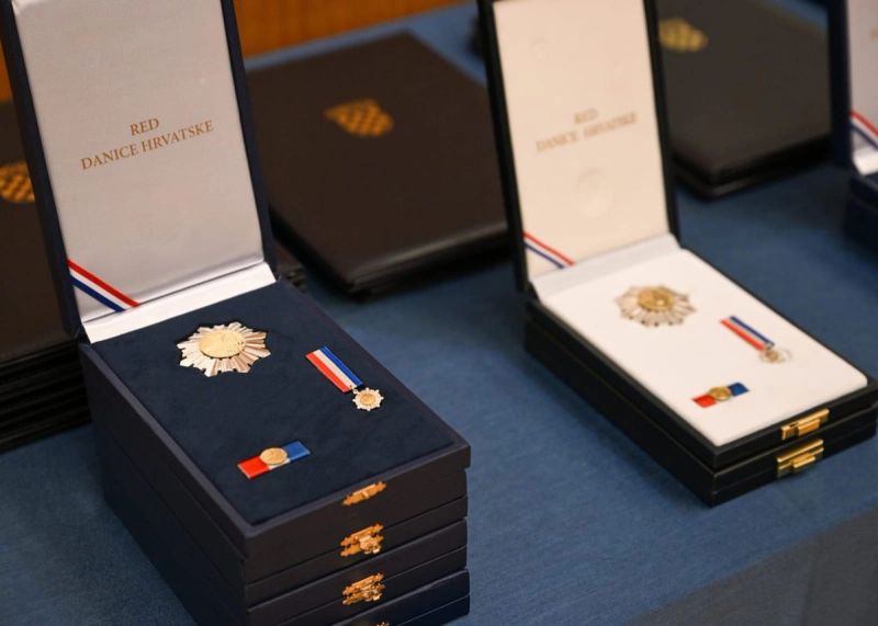 FOTO Milanović odlikovao pojedince i organizacije za doprinos u više područja, među njima nekoliko imena iz Dalmacije
