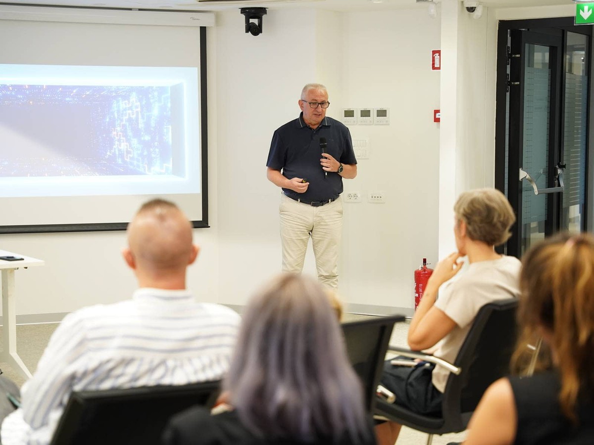 AI mijenja pravila igre, a što sada djeca uče u programiranju? Digitalna Dalmacija otvorila prijave za novi EDIT