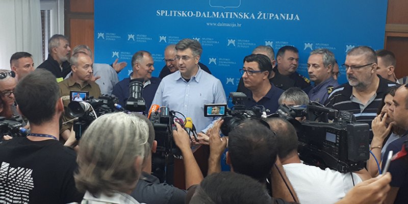 Plenković u Splitu: Sustav funkcionira, a vjerujem da ćemo iz ovog interesantnog požara izvući određene pouke