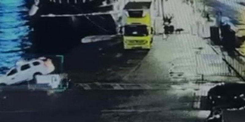 VIDEO: KOBNO SKRETANJE Pogledajte kako je taksi sinoć upao u more u gradskoj luci