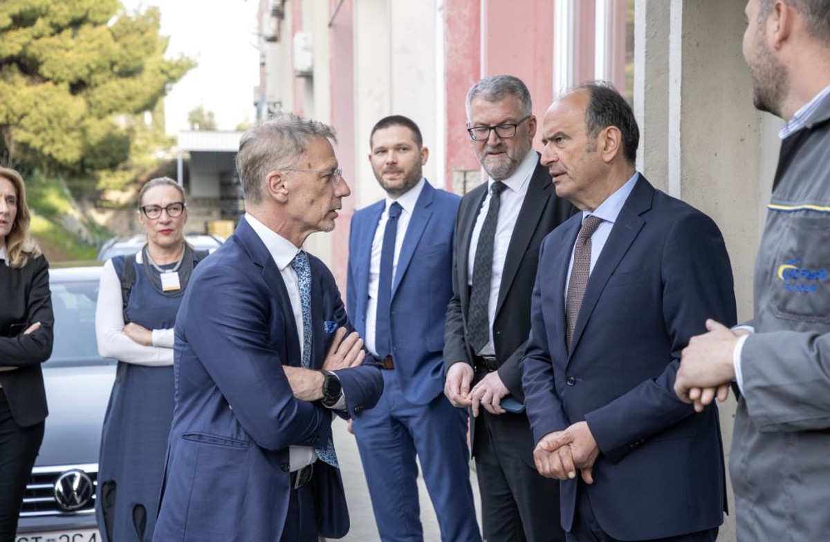Guverneri regije posjetili tvornicu AD Plastika u Solinu 