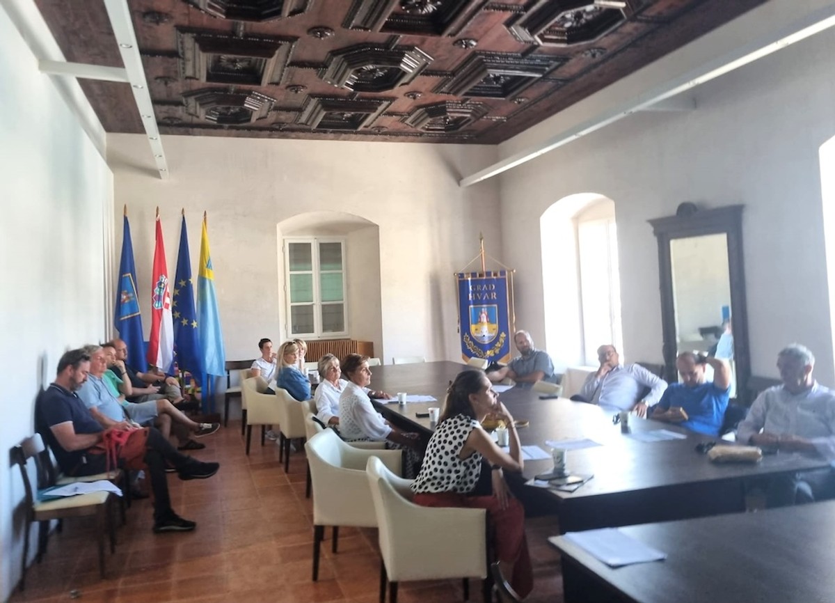 Predstavljanje projekta na Hvaru | foto: JU More i krš i Ante Žuljević