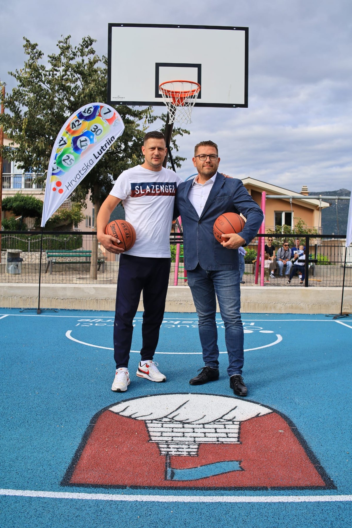 FOTO Otvoreno streetball igralište Hrvatske Lutrije u Vrgorcu