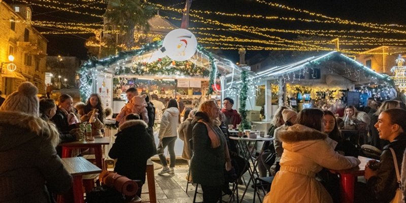MAKARSKA Silente otvara najveći mali advent u Dalmaciji!