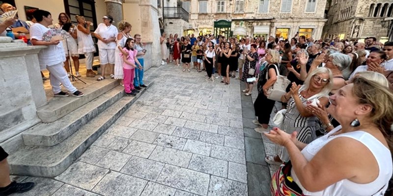 MARJANKE PJEVAJU OLIVERA 'Pozivamo građane da nam se pridruže i tako odamo počast našem velikanu'