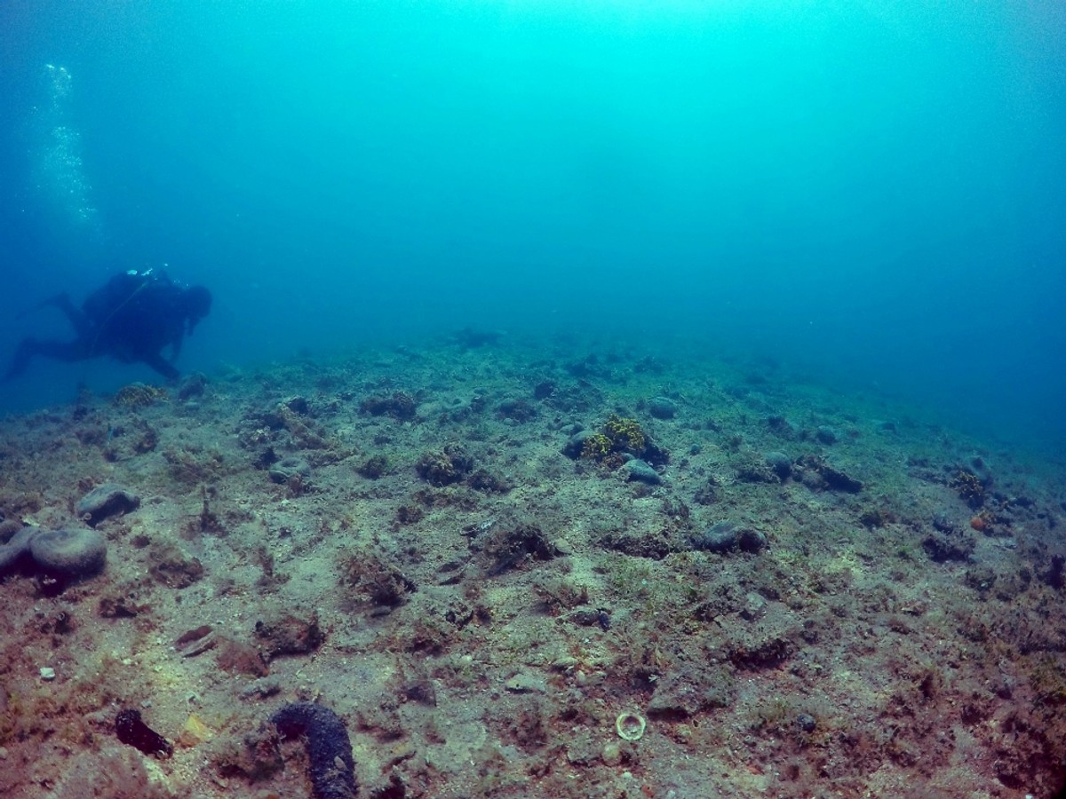 Arheološki ostatci kamene konstrukcije iz razdoblja starijeg neolitika (6100. - 5400. godine prije Krista)