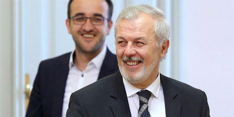 A koga bi, gospodo draga, Ante Sanader trebao zaposliti?