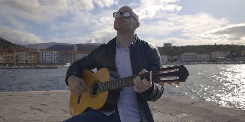 Domagoj Biondić snimio akustičnu verziju legendarne Oliverove pjesme