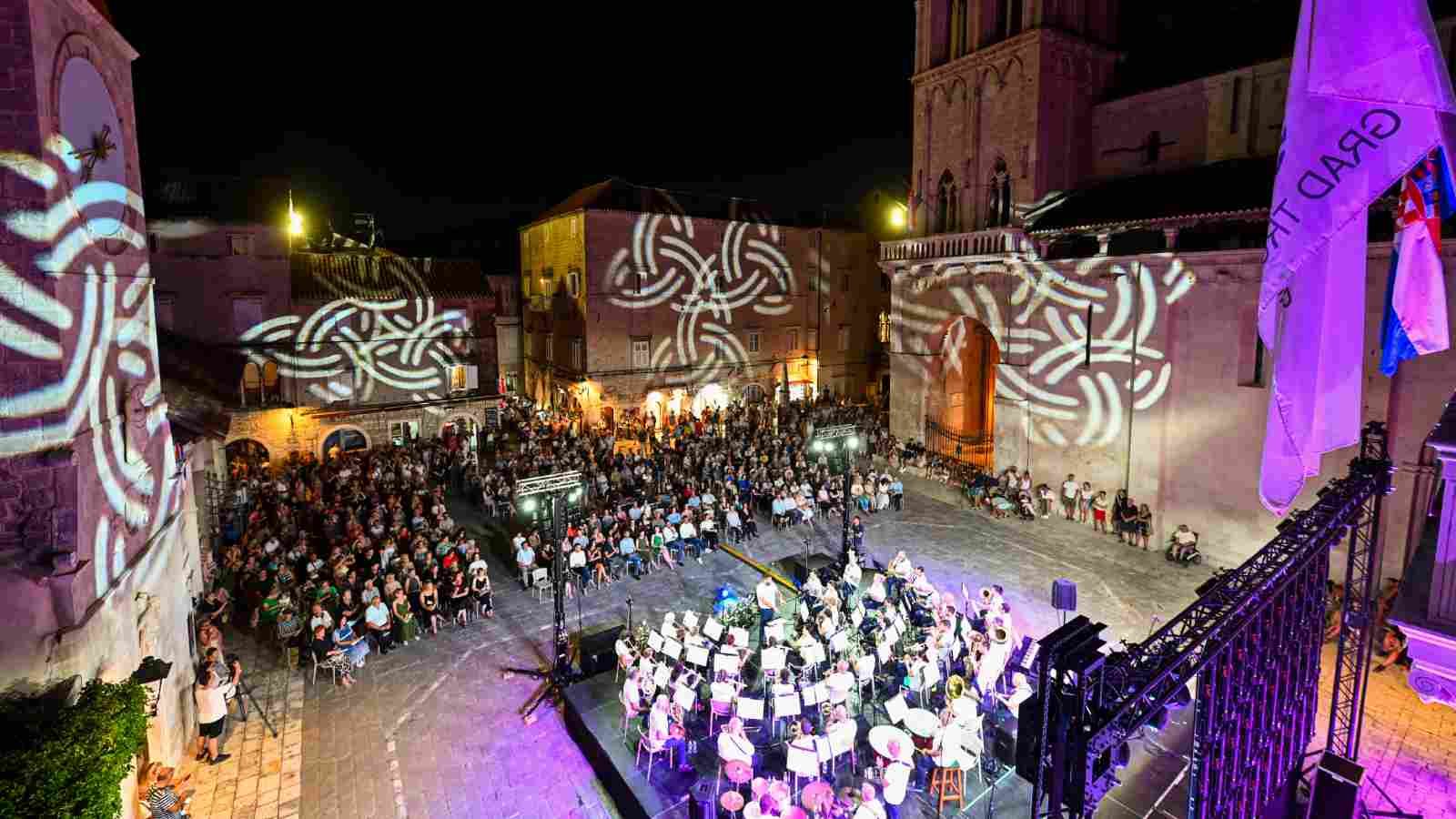 Trogir spreman za spektakl: Otvara se 56. kulturno ljeto uz svjetski poznati ansambl