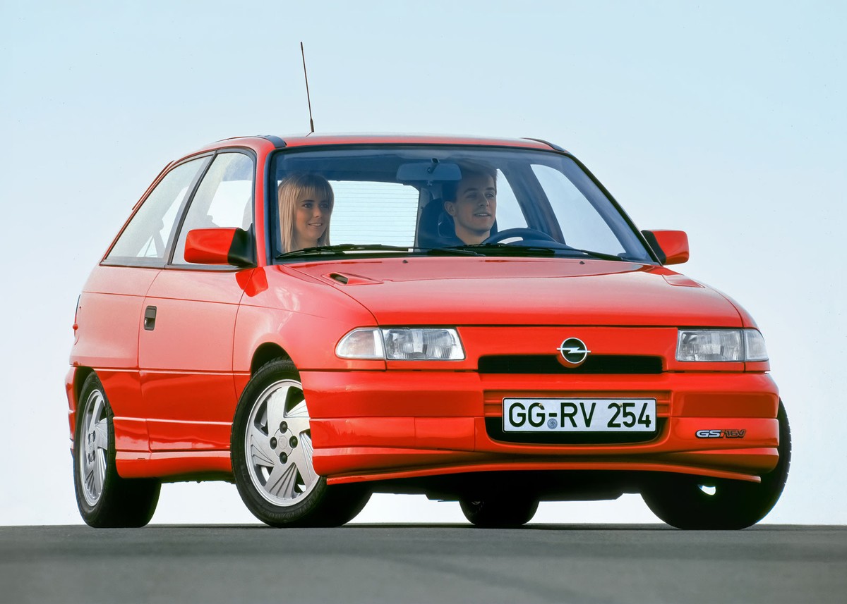 Kultna Astra F – najprodavaniji model marke Opel, slavi 35 godina