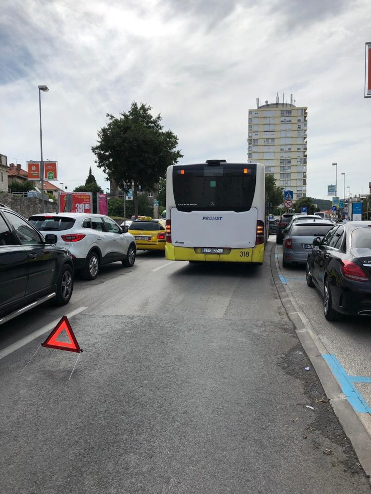 KAKVA PEGULA Tijekom najveće gužve se u Zvomirovoj pokvario autobus