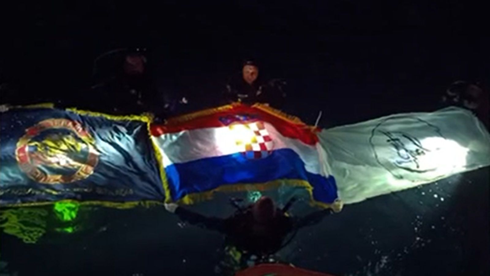 OBLJETNICA OLUJE Ronioci kluba Leut iz Blaca obilježili je zaronom na 31 metar dubine