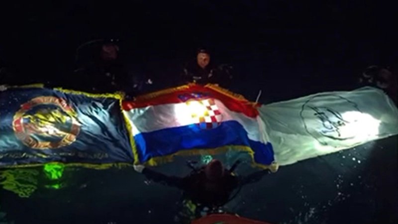 OBLJETNICA OLUJE Ronioci kluba Leut iz Blaca obilježili je zaronom na 31 metar dubine