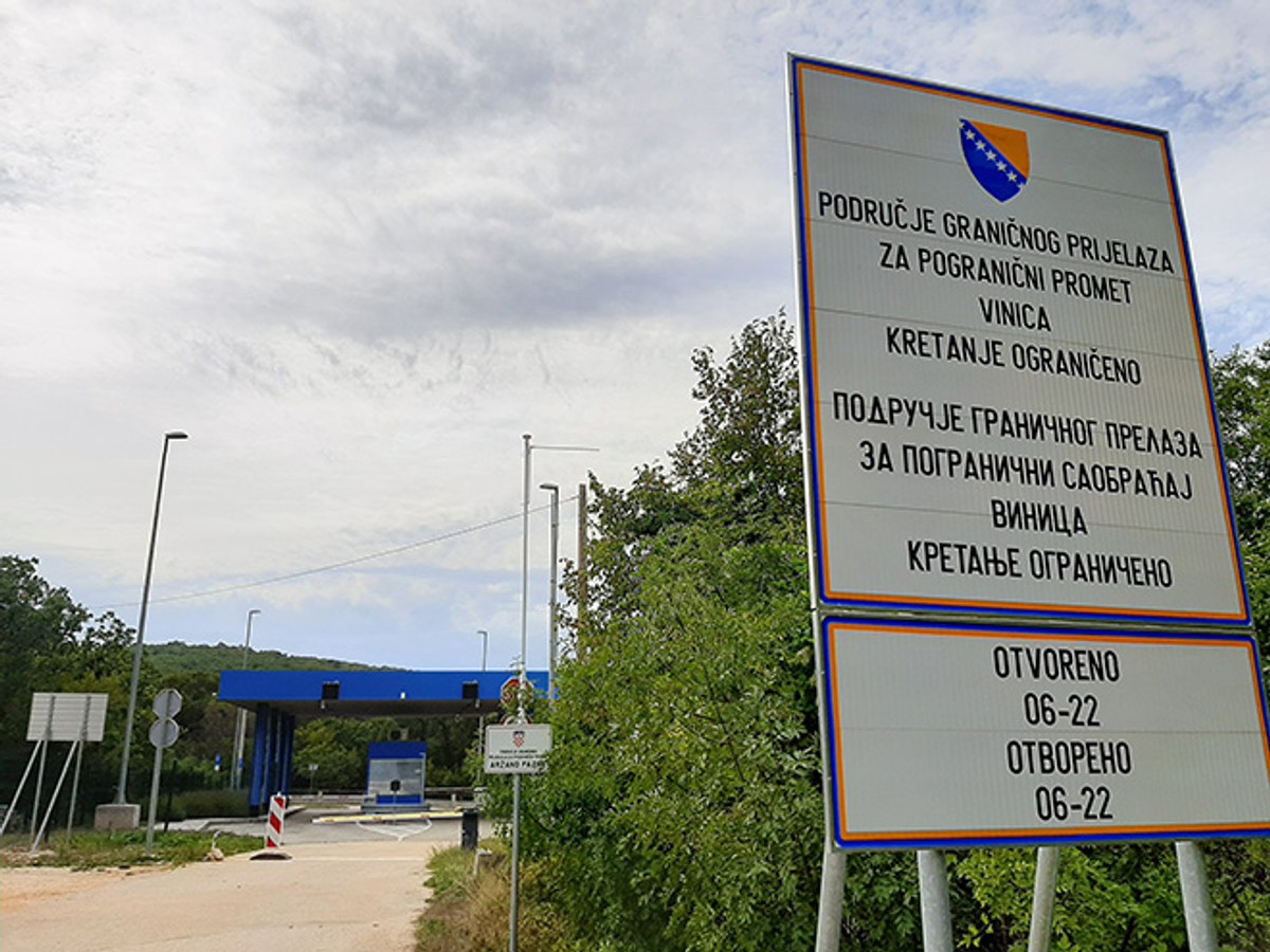 PRONAŠLI SMO ČOVJEKA 'Istina je, zaskočili su me migranti i uz prijetnju pištolja natjerali da ih satima vodim kroz šumu'