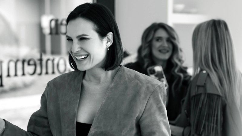 Kristina Bradač Radić otvorila snažnu i introspektivnu izložbu THE SUN HEALS ME, BUT THE MOON FEELS ME