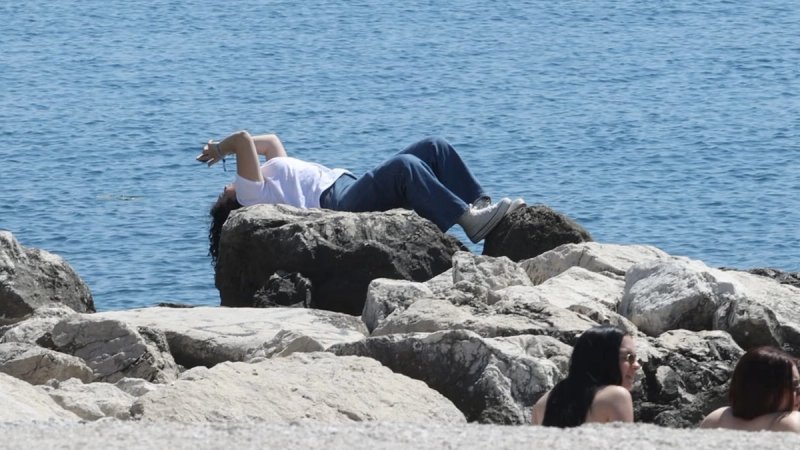 U Dalmaciji sunčano, bura okreće na jugozapadnjak